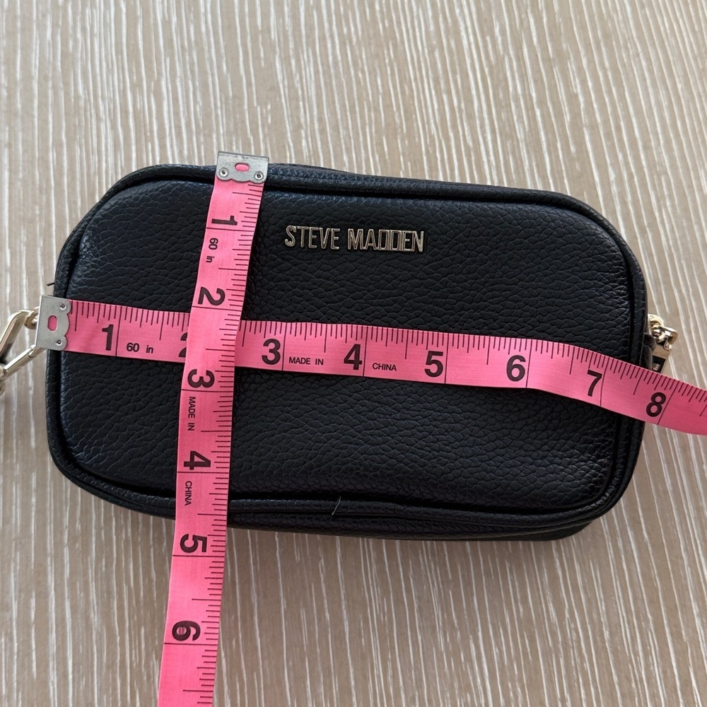 Steve Madden Black Vegan Leather Wristlet Convertible Fanny Bag Gold Accents - Picture 7 of 7
